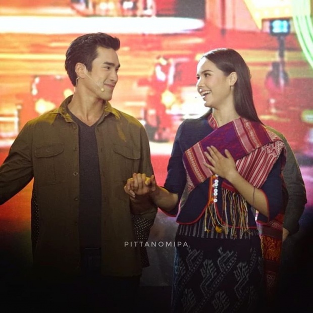 นาคี 2 เปิดตัวแล้ว!! แต้ว-ญาญ่า นุ่งซิ่นไหม ควง เคน-ณเดชน์ แสดงโชว์(คลิป)