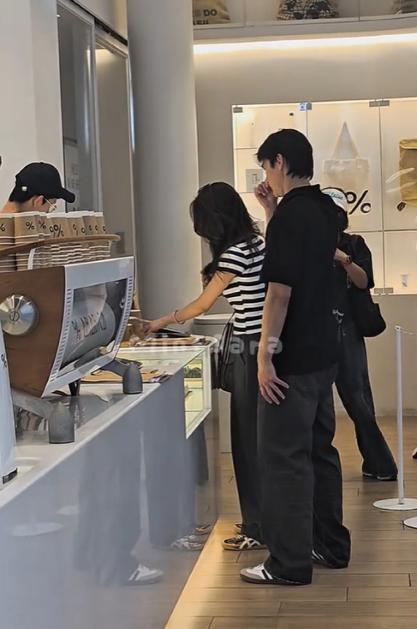 จับภาพเด็ด! คู่จิ้นช่อง3 โผล่เกาหลี เเฟนๆเเห่เชียร์เปิดตัวเถอะ