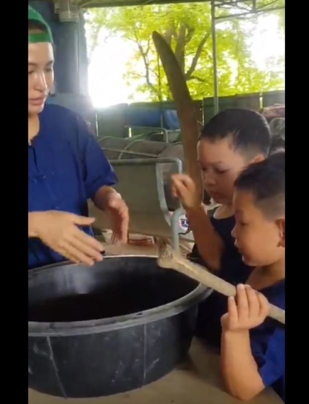 งดเดินห้าง เน้นอยู่กับธรรมชาติ พลอย - พลอยพรรณ พาลูกเข้าสวนเก็บผลไม้ 