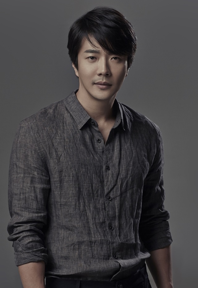 Kwon Sang Woo แสดงเป็น Cha Suk Hoon
