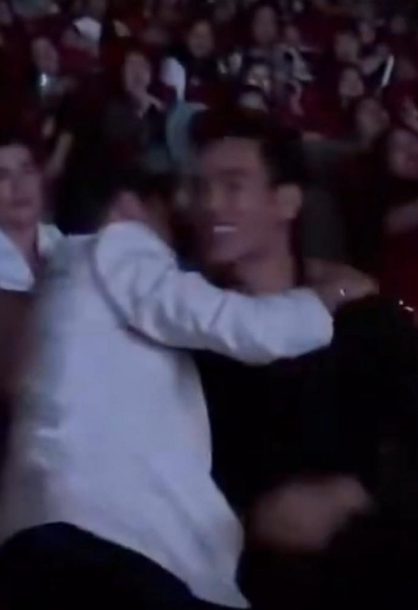 บีบหัวใจ! นายณภัทร ร้องไห้กลางวงล้อม ฝ่ากระแสแบนหงสาวดี