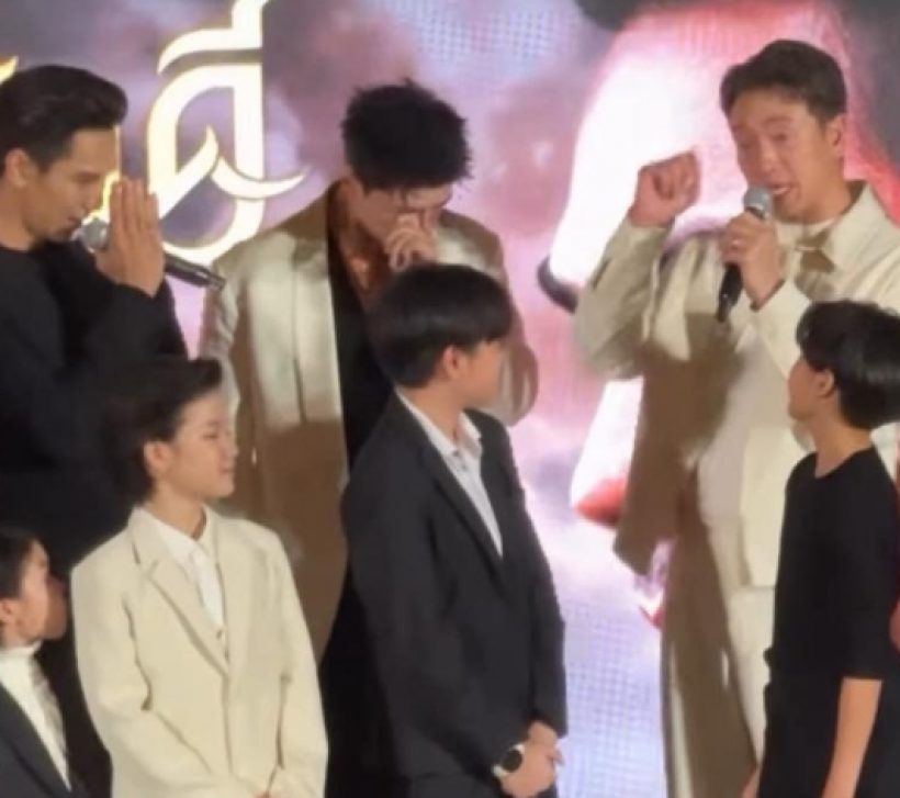 บีบหัวใจ! นายณภัทร ร้องไห้กลางวงล้อม ฝ่ากระแสแบนหงสาวดี