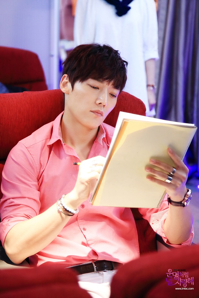 Choi Jin Hyuk แสดงเป็น Daniel