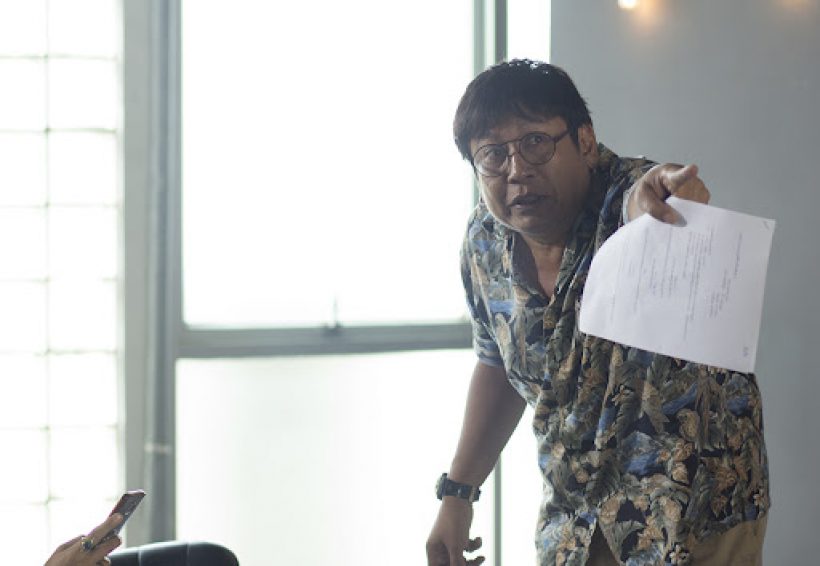 ถึงสะอึก! ผกก.ดังเจอถล่มยับเขียนด้วยมือลบด้วยเท้า ปมทำบุพเพฯวาย