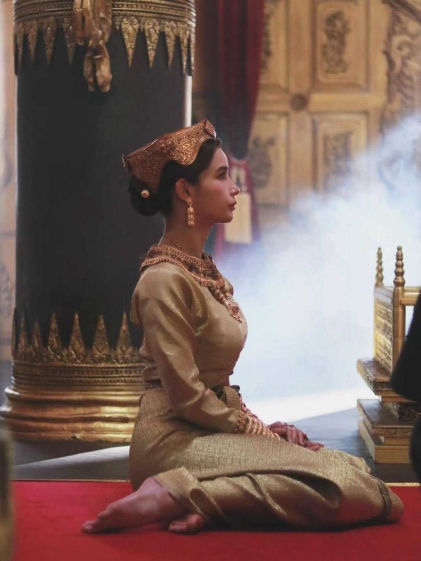 ชาวเน็ตตะลึงงัน! วิว วรรณรท เป็นพระสุพรรณกัลยา ที่สมบูรณ์เเบบ