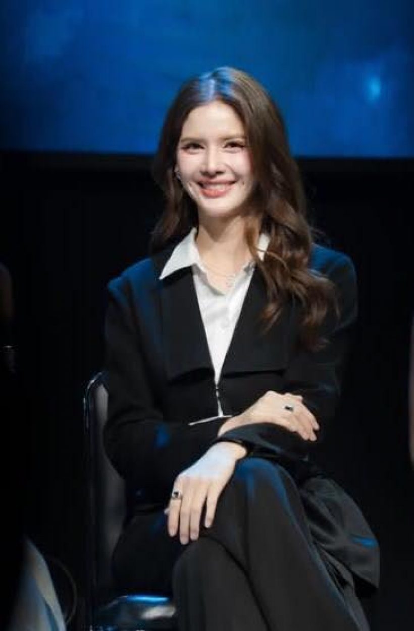 สะเทือนหมอชิต!นางเอกดังโบกมือลา? โผล่เปิดตัวซีรีส์ยูริค่ายดัง