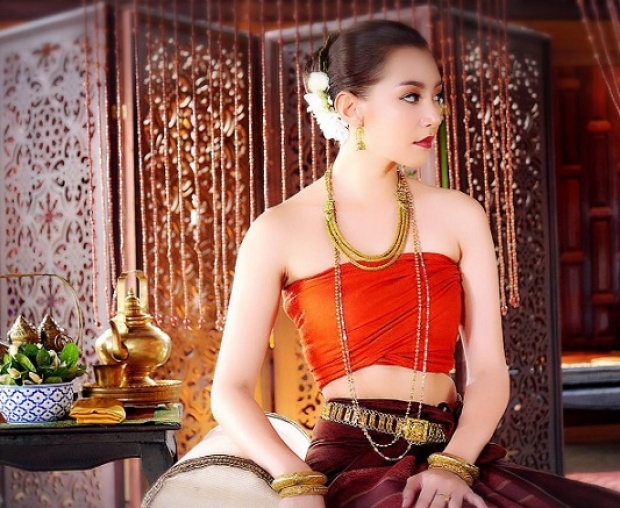 งามตะลึง! เบลล่า ราณี ใส่ชุดไทย ในละคร  บุพเพสันนิวาส