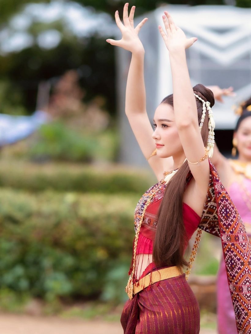 เปิดตัวผาแดงนางไอ่ ช่องวัน เดียร์น่าโชว์รำ สวยอลังการ