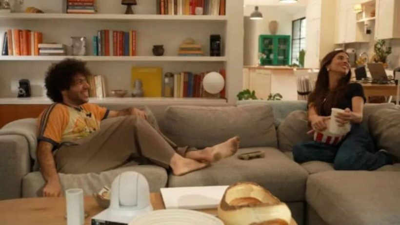 จุ๊บเท้าเเสดงความรัก เซเลนา-เบนนี่ ช็อตนี้สะเทือนทั้งโซเชียล!