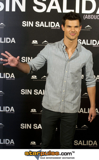 "Taylor Lautner" หนุ่มหมาป่าสุดหล่อ!!