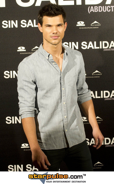 "Taylor Lautner" หนุ่มหมาป่าสุดหล่อ!!