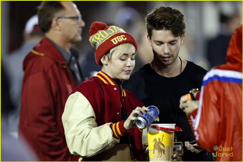 Miley Cyrus & Patrick Schwarzenegger