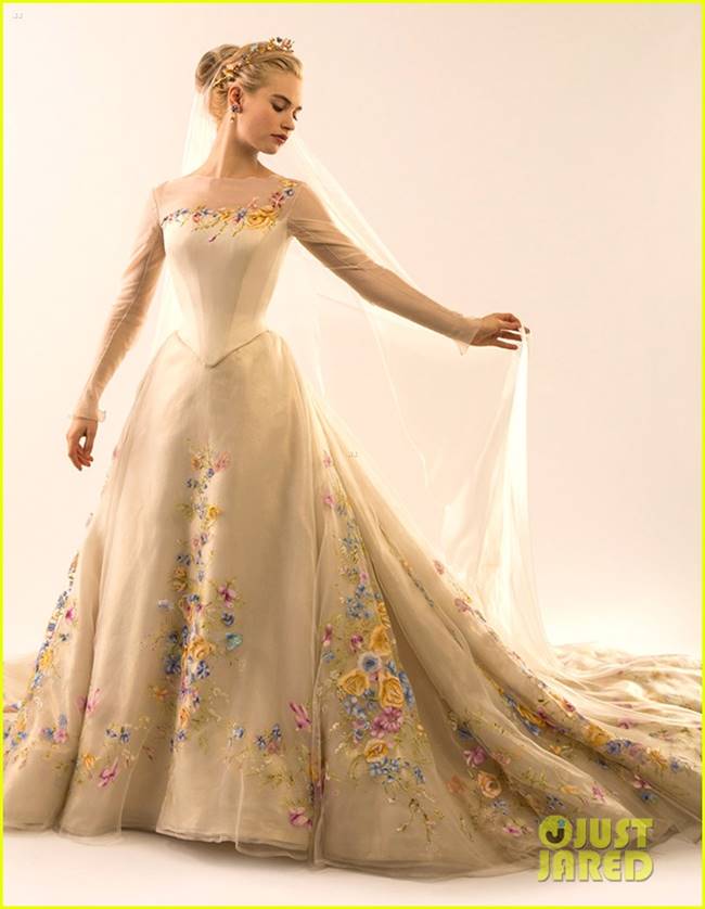 ลิลลี่ เจมส์ สวยสง่าในชุดแต่งงาน ซินเดอเรลล่า