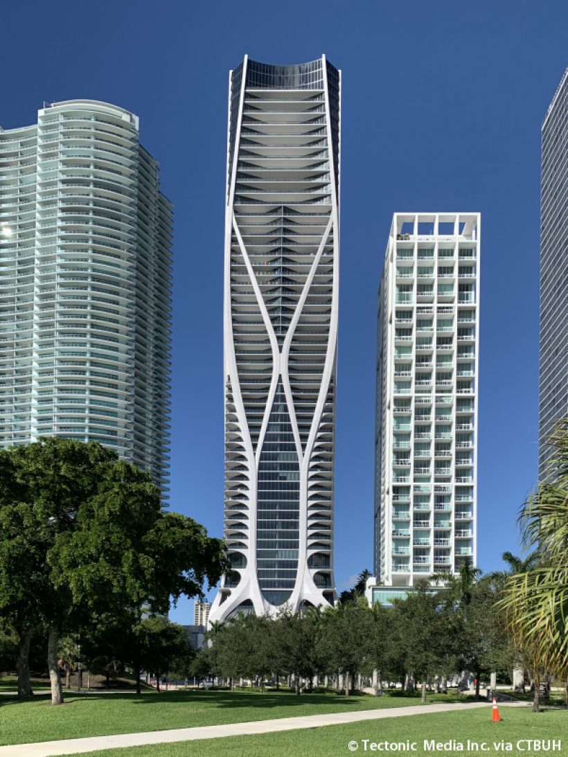 เพนต์เฮาส์หรู เดวิค-วิคตอเรีย ถูกประกาศขาย 900 ล้าน!