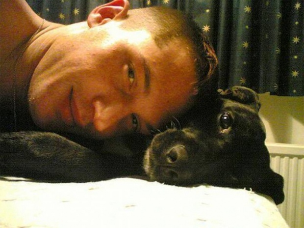 ผู้ชายรักสัตว์!!! “ทอม ฮาร์ดี้” กับลูกสุนัขที่ใครเห็นเป็นต้องละลาย
