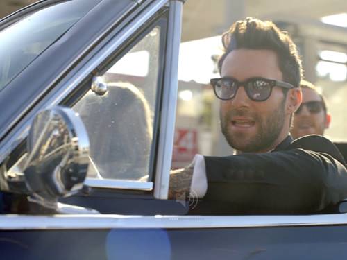 อดัม เลอวีน นำทีม Maroon 5 บุกเซอร์ไพรส์งานแต่ง!