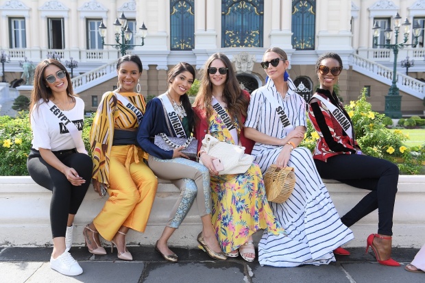 ผู้เข้าประกวดมิสยูนิเวิร์ส 2018 ชมวัดพระแก้ว ไหว้พระขอพรเอาฤกษ์เอาชัย