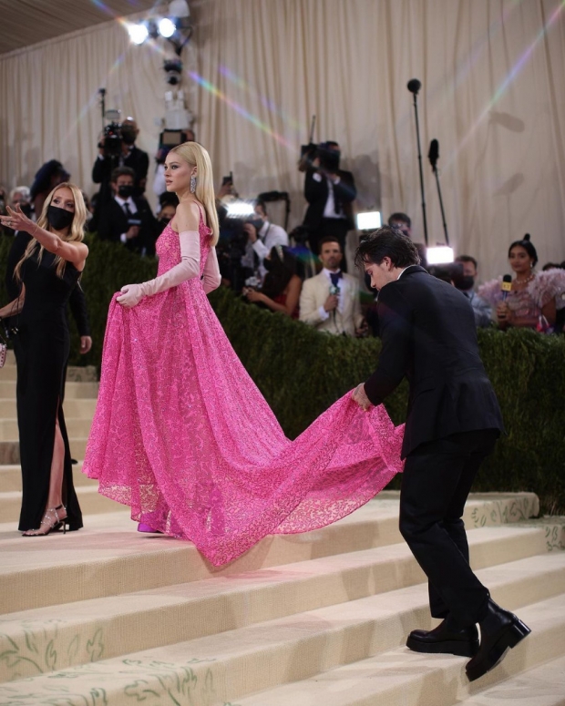 ว้าย! บรู๊คลิน ลูกชายเดวิดเบ็คเเฮม คลั่งรักนิโคลา กลางงานMetGala 