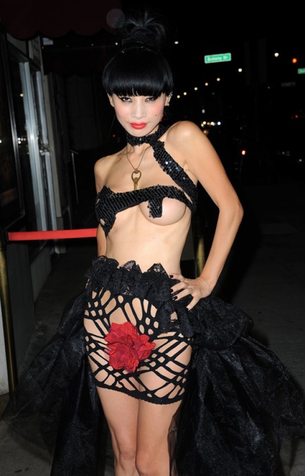 ไม่แคร์สื่อ! Bai Ling โชว์หวิวออกสื่อ