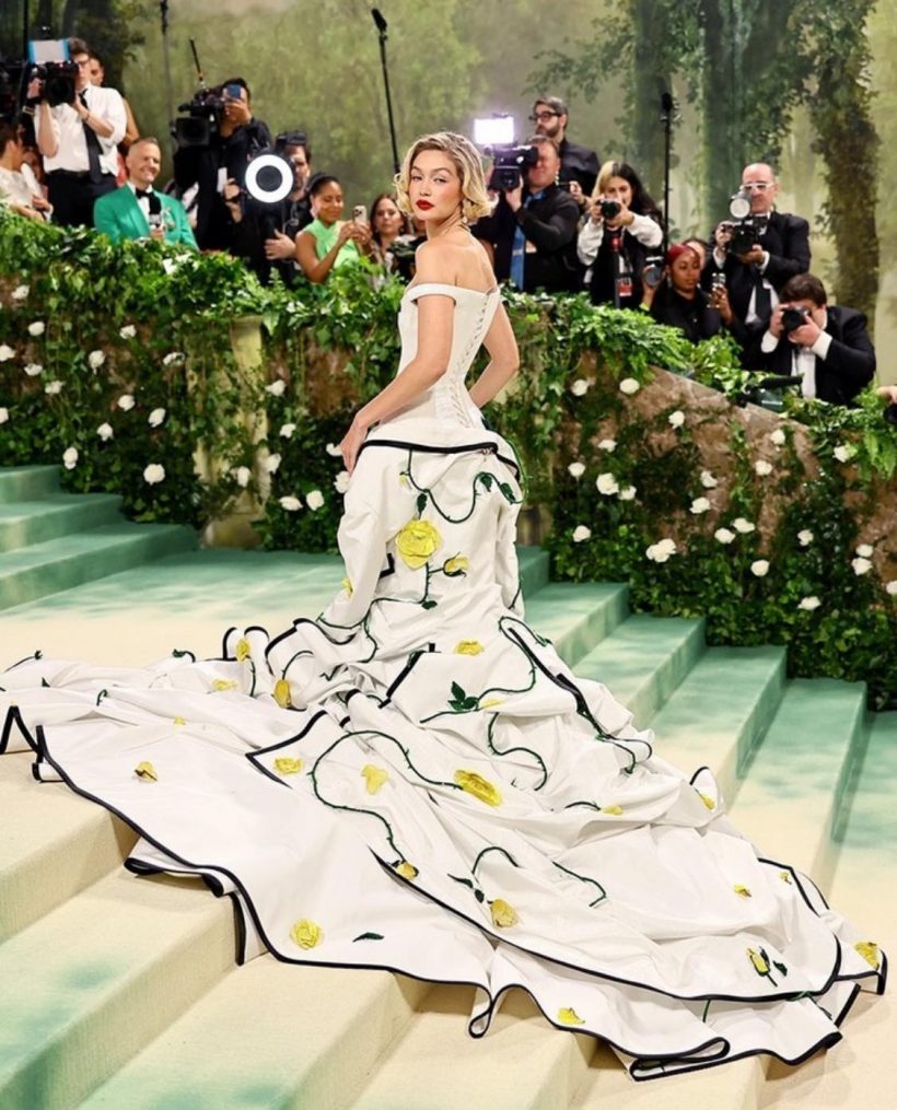 มัดรวมเเฟชั่นคนดังเดินพรมเเดง  Met Gala 2024 ชุดใครปัง-พัง! 