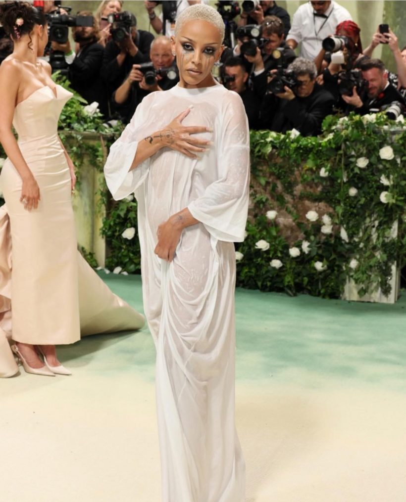 มัดรวมเเฟชั่นคนดังเดินพรมเเดง  Met Gala 2024 ชุดใครปัง-พัง! 