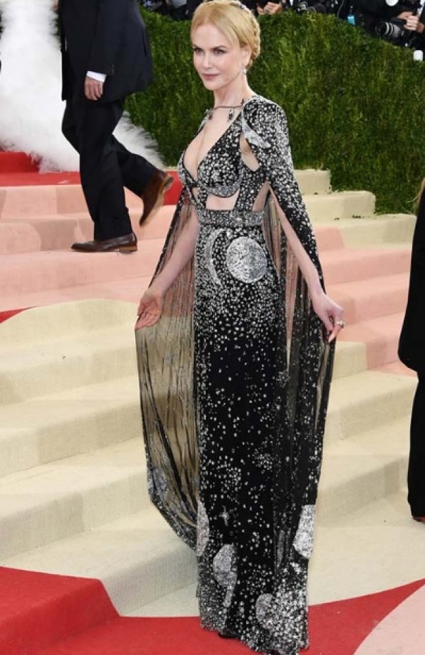 แฟชั่นซุปตาร์ประชันบนพรมแดงงานMet Gala 2016 