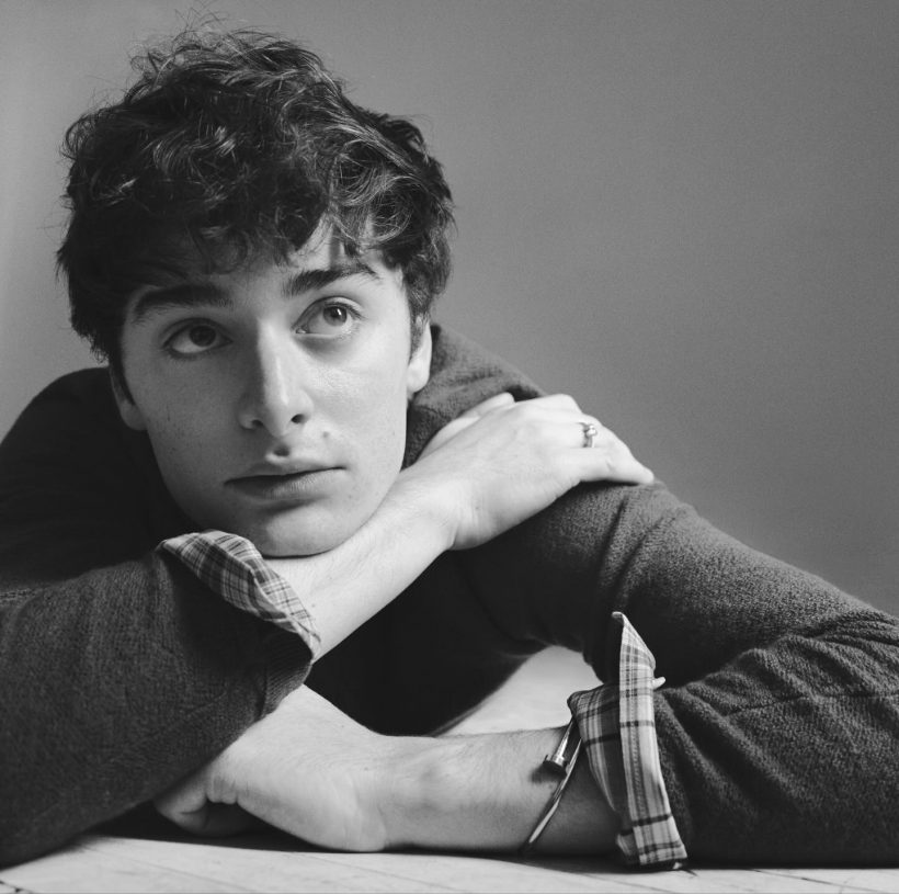 ฟินยกด้อม! พระเอกดังอวดโมเมนต์หวานฉ่ำกับหนุ่มปริศนา?!