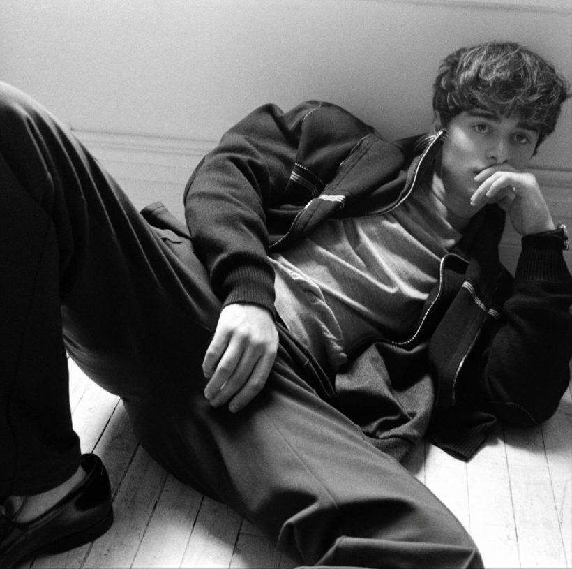 ฟินยกด้อม! พระเอกดังอวดโมเมนต์หวานฉ่ำกับหนุ่มปริศนา?!