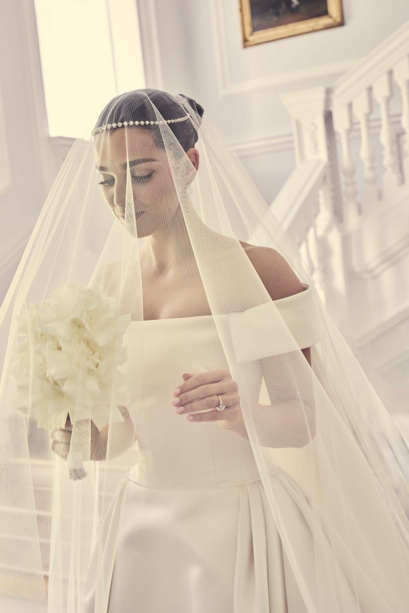 คู่รักดาราวิวาห์หวาน ชุดเจ้าสาวสุดอลัง ตัดเย็บนาน10วัน10ชั่วโมง