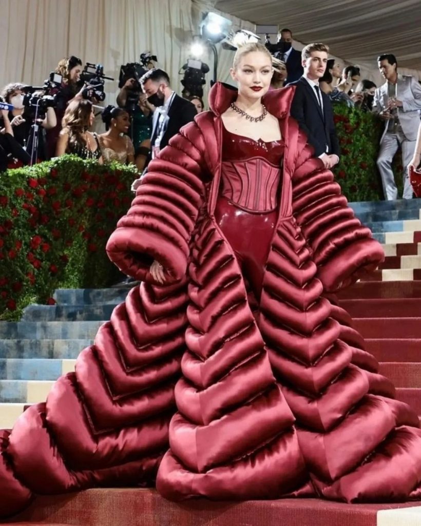 อลังการทุกคน! ส่องเเฟชั่นตัวเเม่วงการบันเทิง เดินเฉิดฉายในงานMet Gala2022