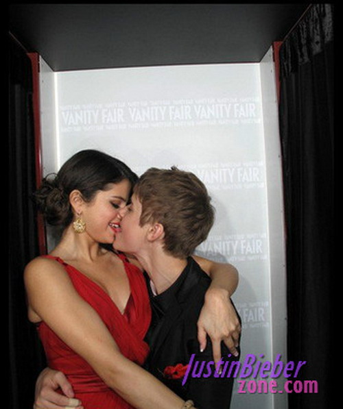 Justin Bierber กับ Selena Gomez 