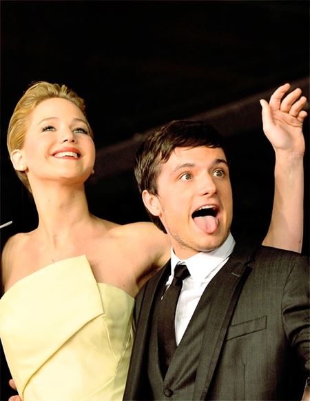  Jennifer Lawrence & Josh Hutcherson