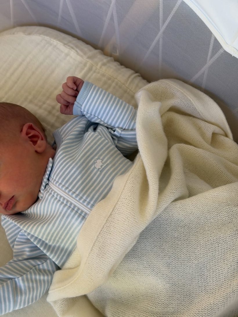 ซุปตาร์หนุ่มขึ้นเเท่นคุณพ่อ เปิดตัวลูกชายคนเเรกสุดน่ารัก