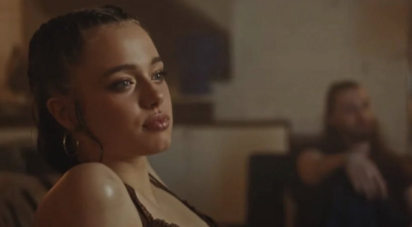 เซอร์ไพรซ์! ลูกสาวซุปตาร์โผล่ร่วมงานเกิร์ลกรุ๊ปดัง แบบไม่มีใครรู้