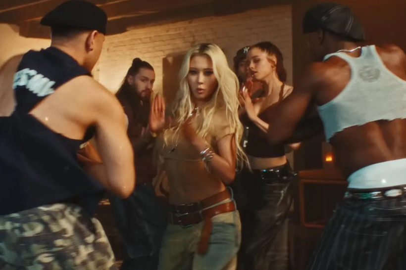 เซอร์ไพรซ์! ลูกสาวซุปตาร์โผล่ร่วมงานเกิร์ลกรุ๊ปดัง แบบไม่มีใครรู้