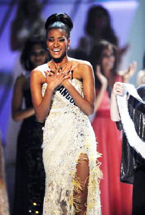 วินาทีประทับใจ Miss Angola คว้า มิสยูนิเวิร์ส 2011