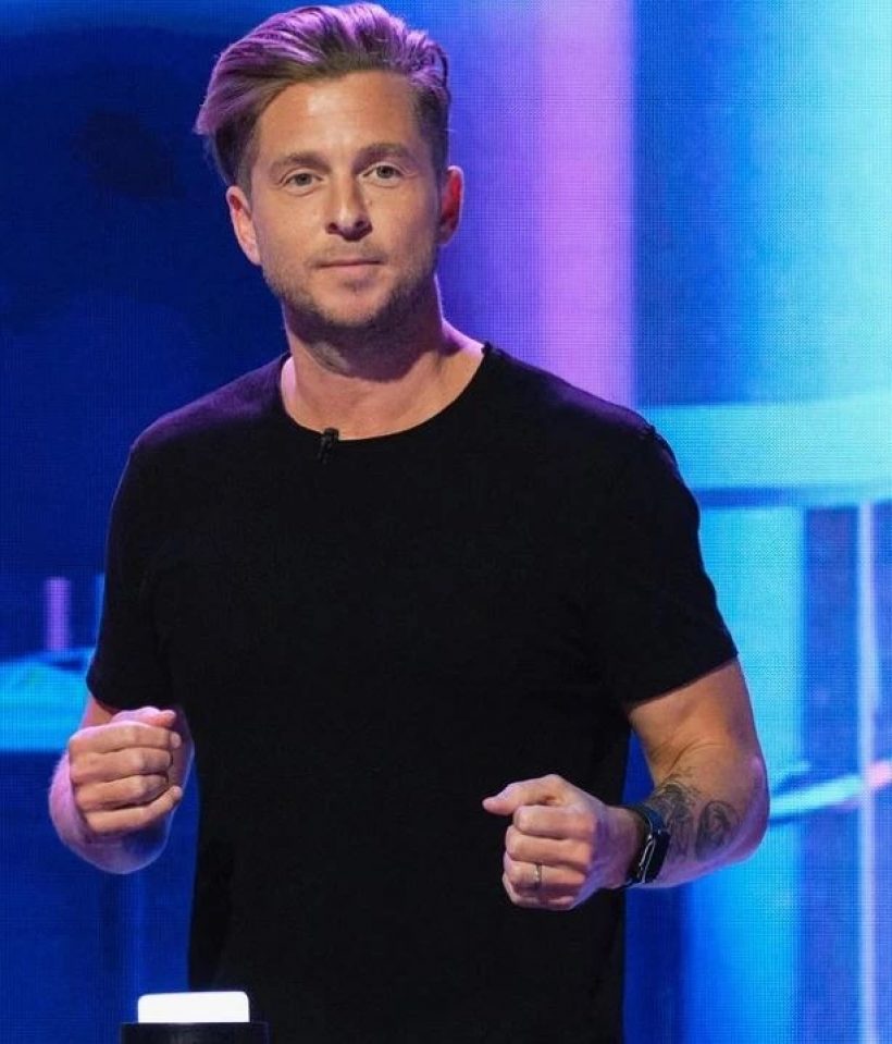 ส่องเมนต์ชาวเน็ตเมื่อ Ryan Tedder โพสต์ประทับใจเมืองไทยเรื่องจุดพลุ