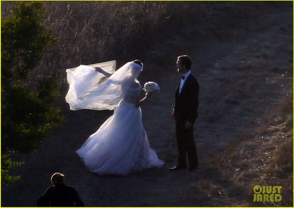  Anne Hathaway และ เจ้าบ่าว