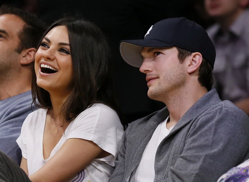 mila kunis  - ashton kutcher