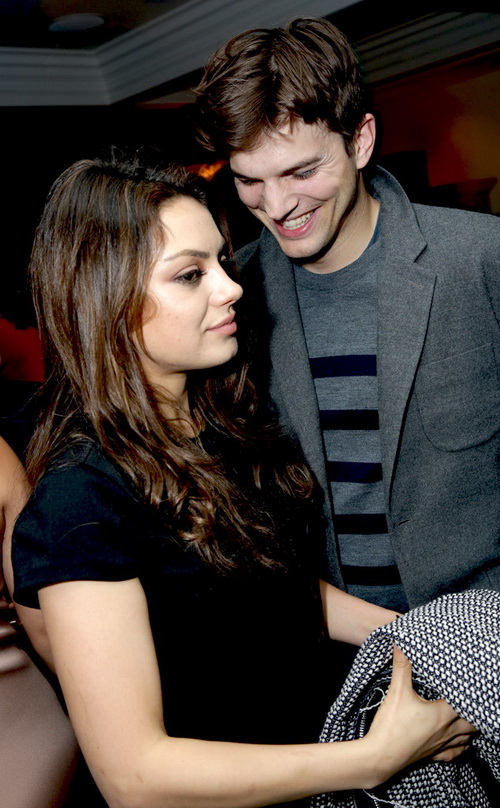 mila kunis  - ashton kutcher