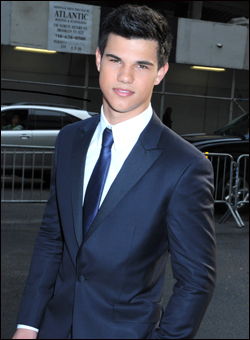 เทย์เลอร์ เลาท์เนอร์ โชว์ฟอร์มแอ๊กชันสุดมันส์ ใน Tracers