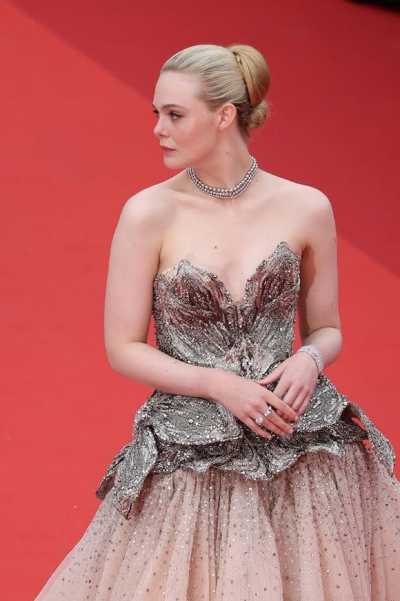 ไม่ทำให้ผิดหวัง Elle Fanning ผิวใสกว่ากระจก-สวยสง่าเจ้าหญิงในชีวิตจริง