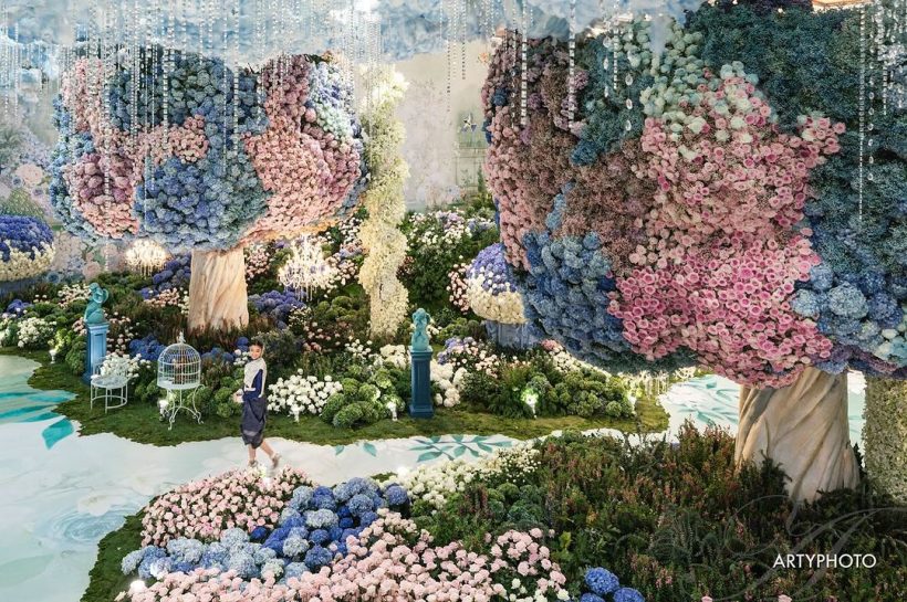  ฮือฮา! ภาพงานวิวาห์อภิมหาเศรษฐีคนดัง สุดอลังการดอกไม้ครึ่งโลกอยู่ที่นี่