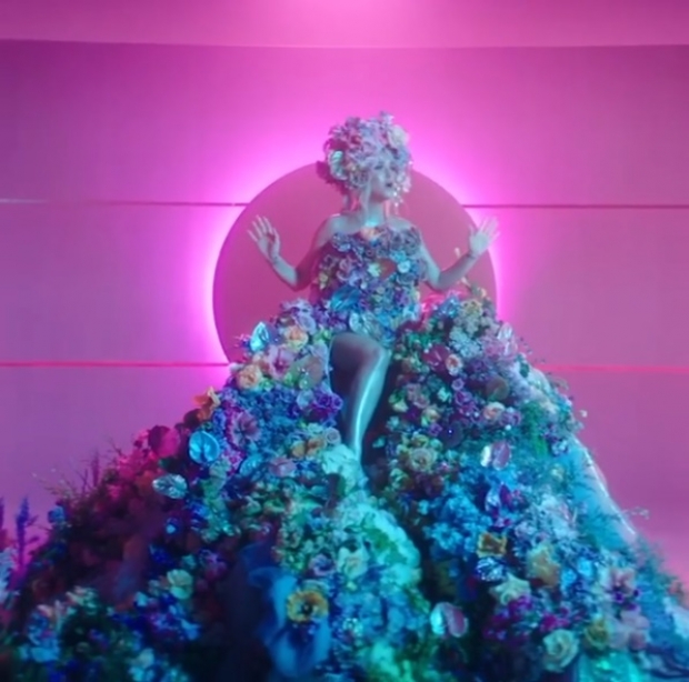 Katy Perry  ประกาศข่าวดีตั้งครรภ์ลูกคนแรกผ่าน MV เพลงใหม่ล่าสุด 