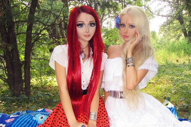 Valeria Lukyanova และ Anastasiya Shpagina