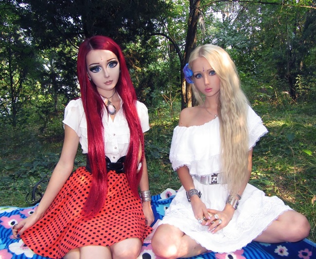 Valeria Lukyanova และ Anastasiya Shpagina