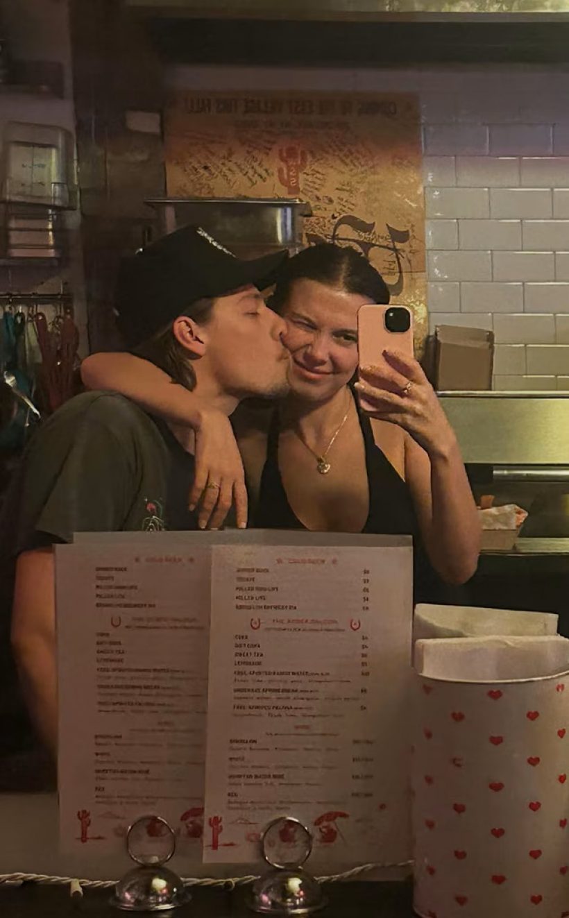 ซุปตาร์สาว ฉลองวิวาห์ 1 ปี ข้ามผ่านดราม่ามีครอบครัวไว