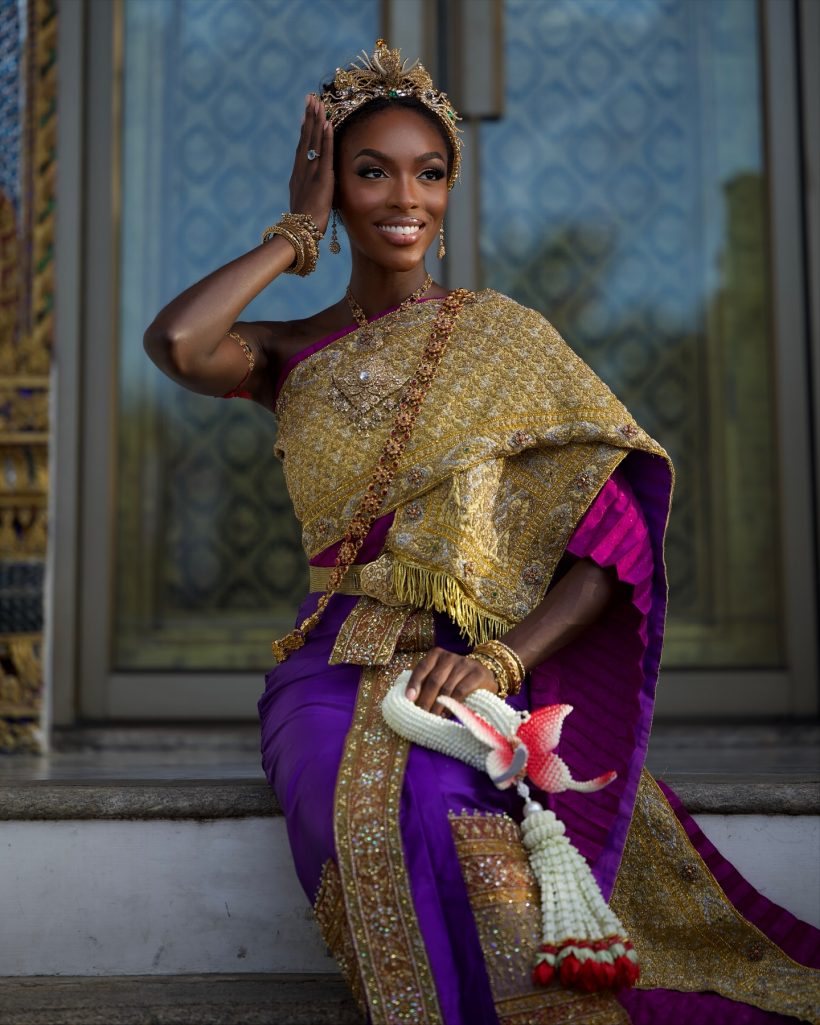 โอลิเวีย มิสยูนิเวิร์สโกตดิวัวร์ สวยเฉิดฉายในชุดไทยจักรพรรดิ