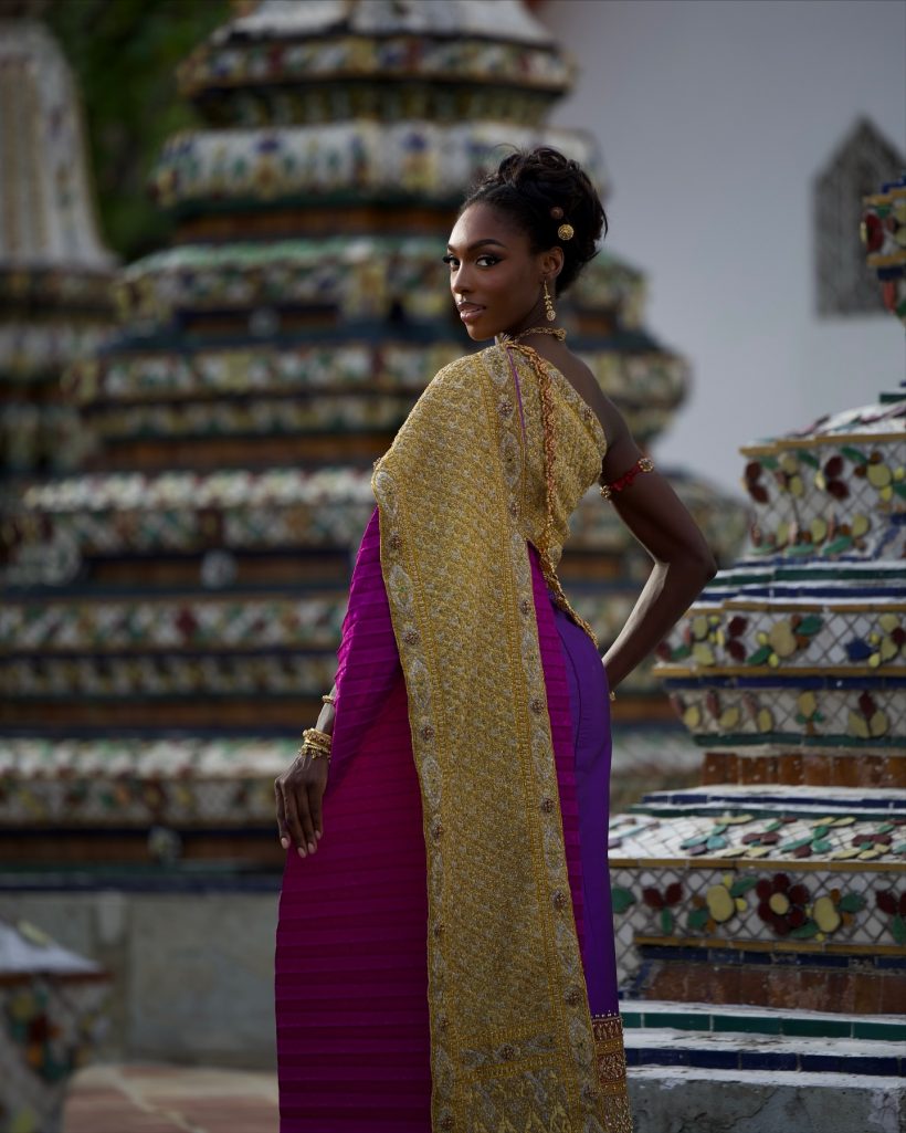 โอลิเวีย มิสยูนิเวิร์สโกตดิวัวร์ สวยเฉิดฉายในชุดไทยจักรพรรดิ