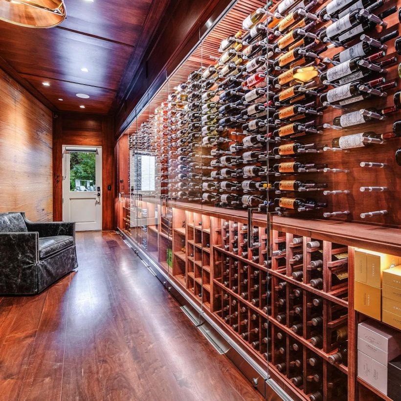 ทัวร์คฤหาสน์หรูพันล้านคู่รักซุปตาร์ ข้างในสุดอลังมีห้องเก็บไวน์ใหญ่บึ้ม
